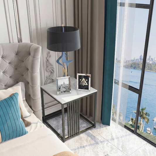 Table d'Appoint Carrée "Manhattan" – Plateau Effet Marbre Blanc & Structure Métal Noir – Bout de Canapé Industriel